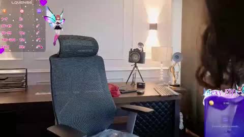 Karen  online show from March 19, 7:18 pm