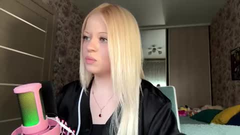 Lola online show from March 8, 9:13 am