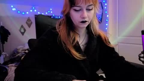 Inarafoxx online show from July 8, 1:30 am