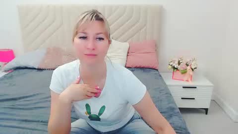 incredible_ariela online show from July 31, 11:22 am