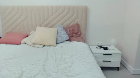 incredible_ariela online show from July 2, 9:48 am