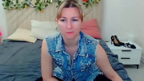 incredible_ariela online show from April 23, 11:28 am