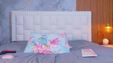 LITTLE AINHOA  online show from December 2, 7:49 pm