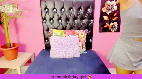 PARADISEQUEEN online show from July 31, 8:37 am