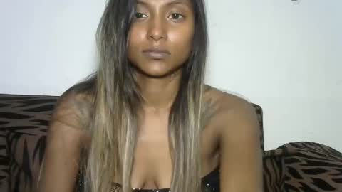 indianqtpie6 online show from December 6, 6:39 pm