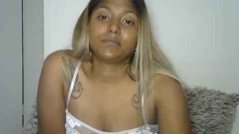 indianqtpie6 online show from September 20, 6:39 pm