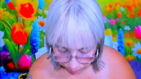 indianroxy27 online show from June 18, 6:13 pm
