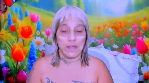 indianroxy27 online show from June 25, 7:02 am