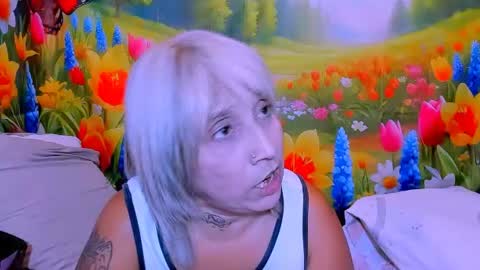 indianroxy27 online show from June 15, 4:07 pm