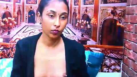 indiansexybutt4u2luv online show from May 1, 8:39 am
