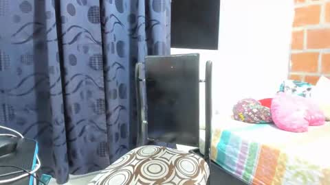 Snapshot of indiraa_channell chatting on March 12, 12:31 am indiraa_channell online show from March 12, 12:31 am