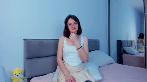 Kira online show from November 25, 4:47 am