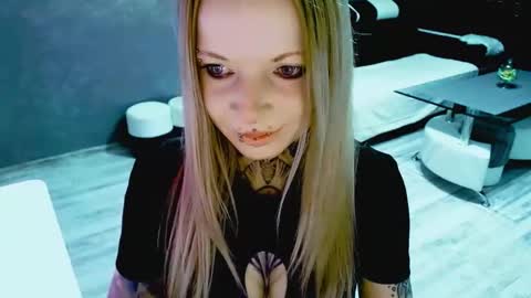 Snapshot of inesdesire chatting on October 28, 8:20 am InesDesire online show from October 28, 8:20 am