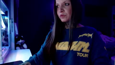 Snapshot of inesdesire chatting on January 7, 6:35 pm InesDesire online show from January 7, 6:35 pm