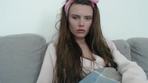 Snapshot of infinitiq45 chatting on February 7, 2:37 pm Sweet girl online show from February 7, 2:37 pm