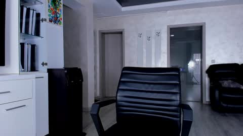 Snapshot of ingridblondy94 chatting on February 8, 8:42 am Ingrid online show from February 8, 8:42 am