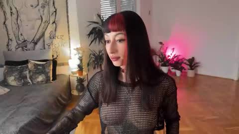 Snapshot of inkedvvitch chatting on September 15, 1:08 pm Xenia online show from September 15, 1:08 pm