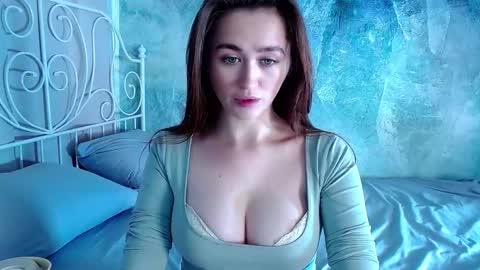 Lina online show from January 7, 9:45 am