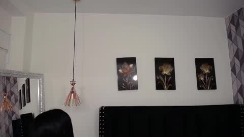 Snapshot of innocentlady_ chatting on March 7, 12:01 pm SELENA online show from March 7, 12:01 pm