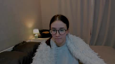 Snapshot of internetsexplorer chatting on February 1, 7:36 am Bernadette  Join  online show from February 1, 7:36 am