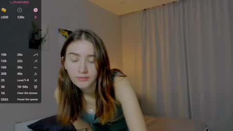 Snapshot of internetsexplorer chatting on January 31, 10:10 am Bernadette  Join  online show from January 31, 10:10 am