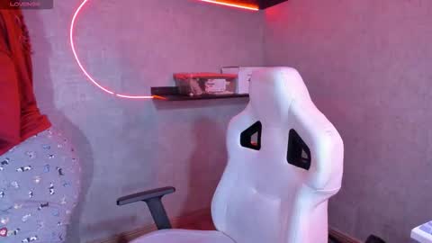 iriisfeitan online show from November 18, 10:27 am