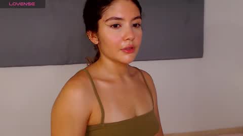 Snapshot of iris_caprice chatting on February 6, 2:00 am Instagram iris caprice online show from February 6, 2:00 am