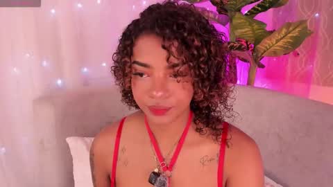 Snapshot of iris_hott1 chatting on September 22, 2:32 am iris online show from September 22, 2:32 am