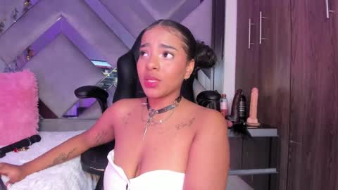 Snapshot of iris_hott1 chatting on January 18, 3:53 am iris online show from January 18, 3:53 am