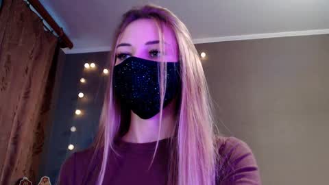 Lily online show from January 8, 1:37 pm