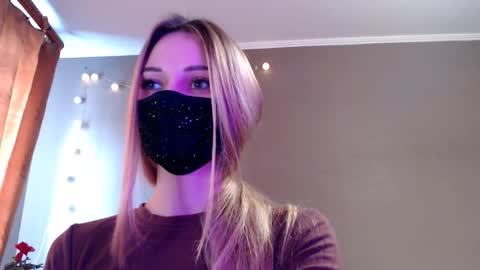 Lily online show from February 10, 1:25 pm