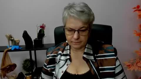 I R I S online show from December 17, 7:18 am