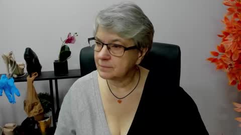 I R I S online show from December 13, 9:04 am