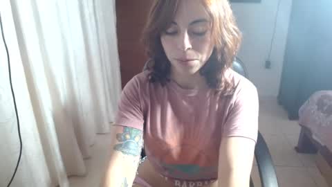 irisarellano_ online show from July 8, 2:08 pm