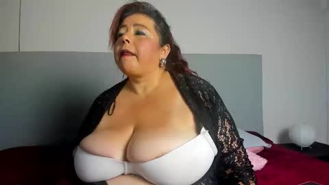 iris blomm online show from March 4, 6:47 pm