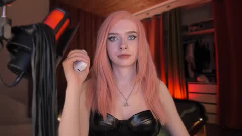 Miss Iris Fansly Miss Iris new inst.  online show from November 27, 9:06 pm