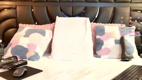 Iris online show from March 7, 3:19 pm