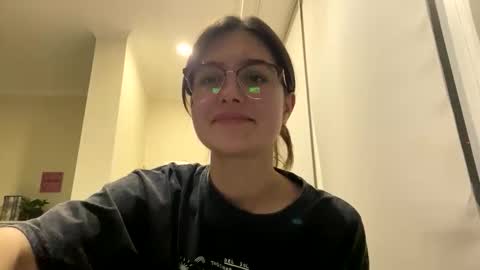 irisss31 online show from May 26, 7:13 pm