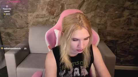 Iron Adele online show from February 5, 7:00 am