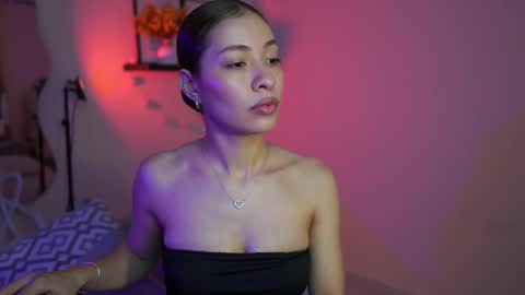 isa_____ online show from February 4, 2:03 am