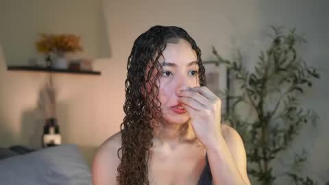 isa_____ online show from June 7, 6:04 pm