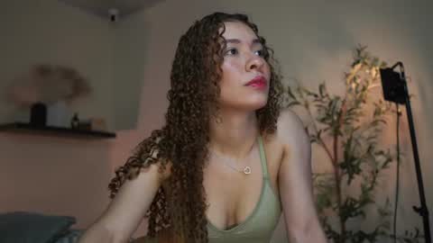 isa_____ online show from July 8, 1:52 am