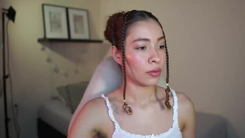 isa_____ online show from March 5, 1:56 am