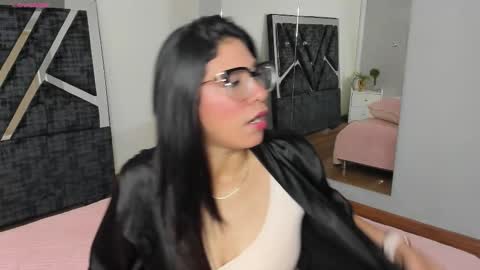 oIssaJonneso online show from September 9, 12:16 pm