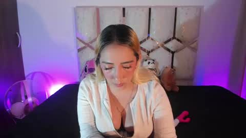 isa_klein online show from July 2, 4:51 am