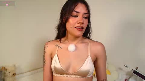 Isabella Laurentt  online show from June 28, 2:07 am