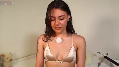 Isabella Laurentt  online show from June 25, 12:43 am