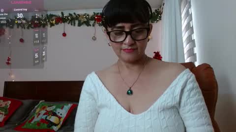 Isabeel Sofia online show from November 22, 5:26 pm