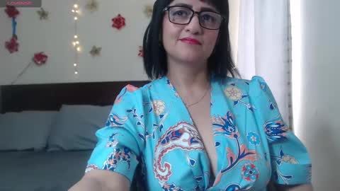 Snapshot of isabeel_sofia01 chatting on March 7, 4:33 pm Isabeel Sofia online show from March 7, 4:33 pm