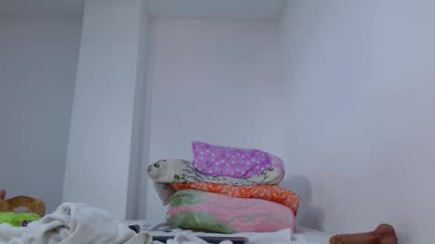 isabel online show from February 24, 5:00 pm